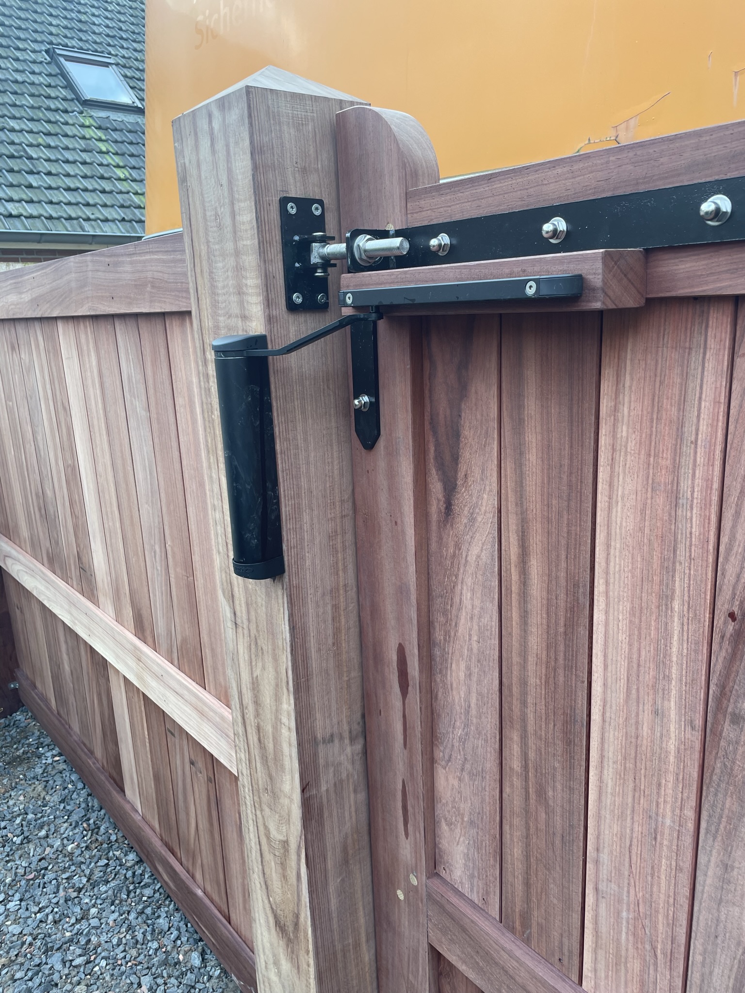 Automatische poort sluiter